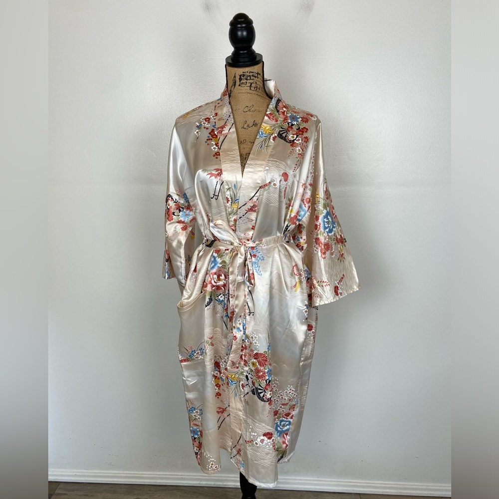 Ichi‎ Ban Women's Satin Floral Robe Size 42 Japan Kimono Pink Belted Artsy
